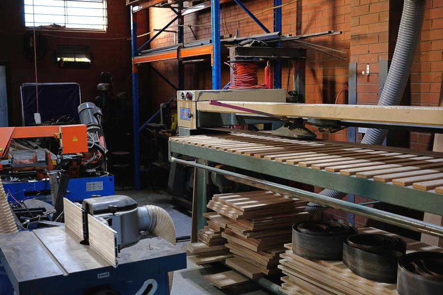 Collaborative wood & metal shop photo 4