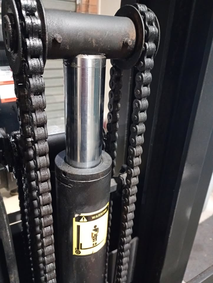 FORKLIFT FOR SALE OR HIRE photo 7