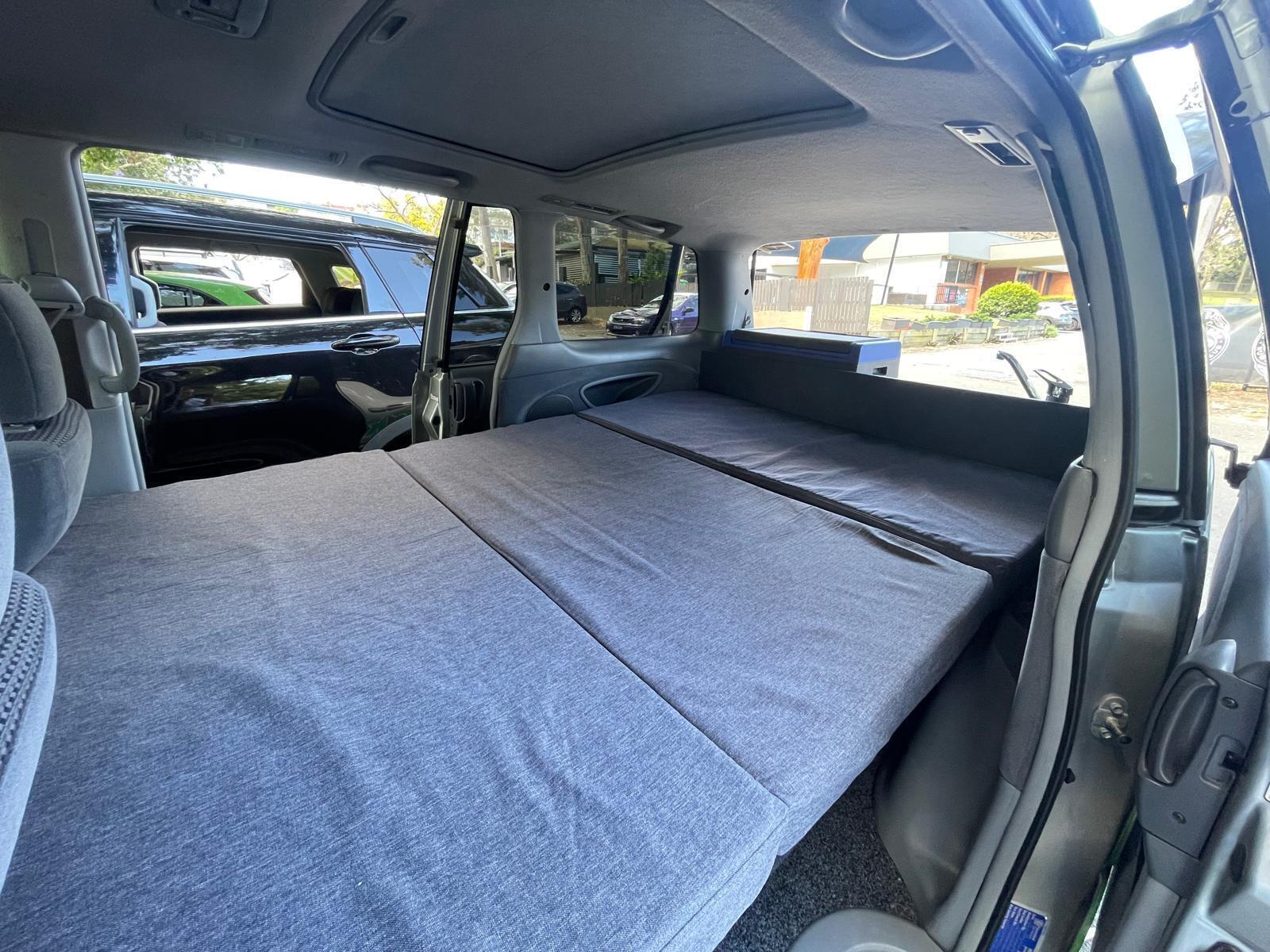 Mini Van photo 13