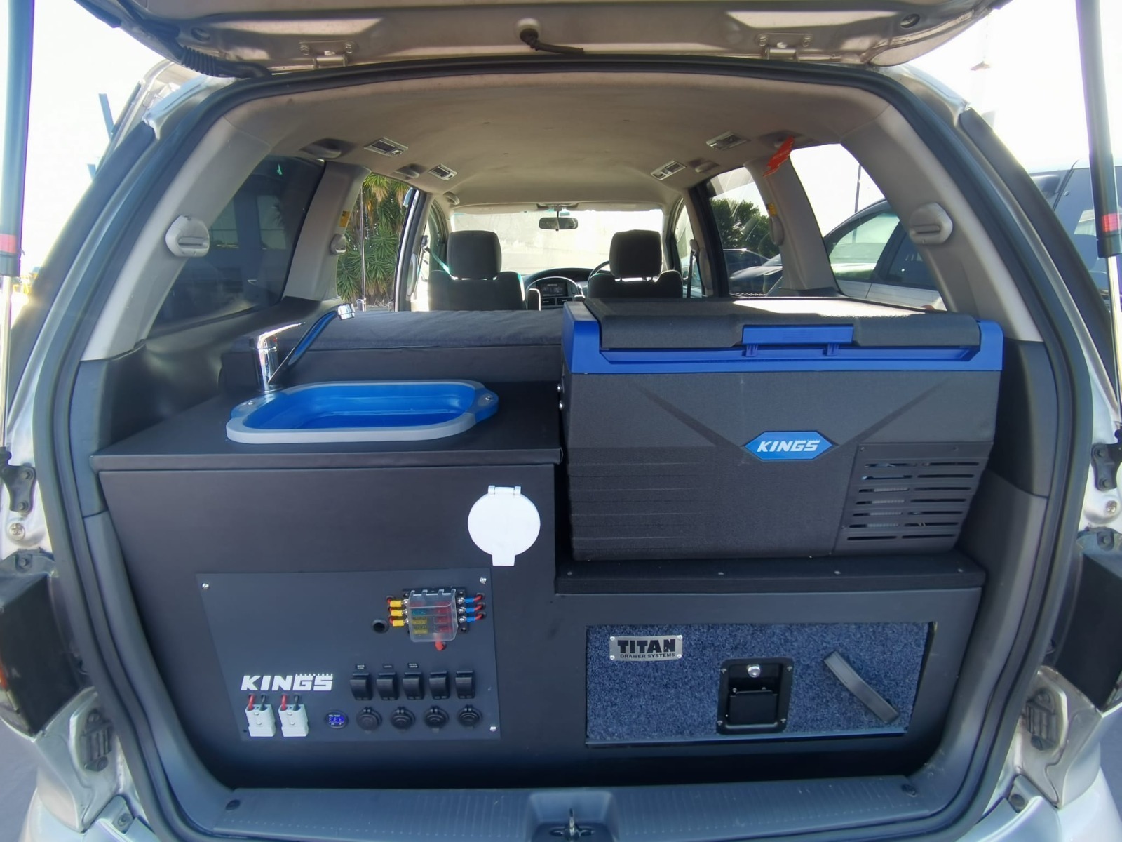 Mini Van photo 3