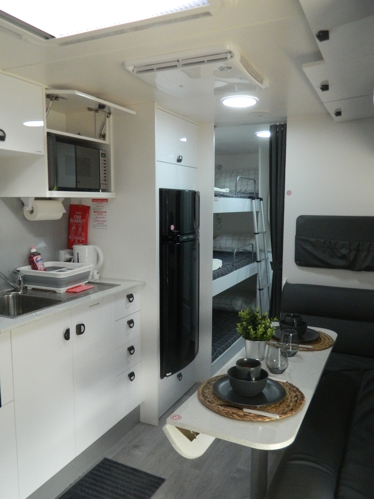 Holiday Road (J) - 2021 New Age Road Owl RO21BE photo 3