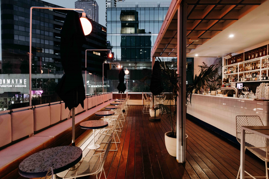Bar, Rooftop, Restaurant and Billiards Room photo 3
