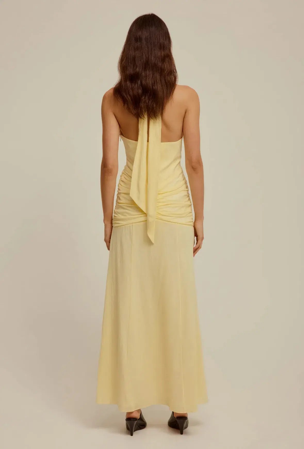 Venroy The Halter Neck Cut Out Dress in Pastel Yellow Size 6 photo 2