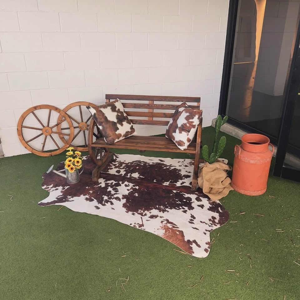 Country backdrop and prop hire photo 3