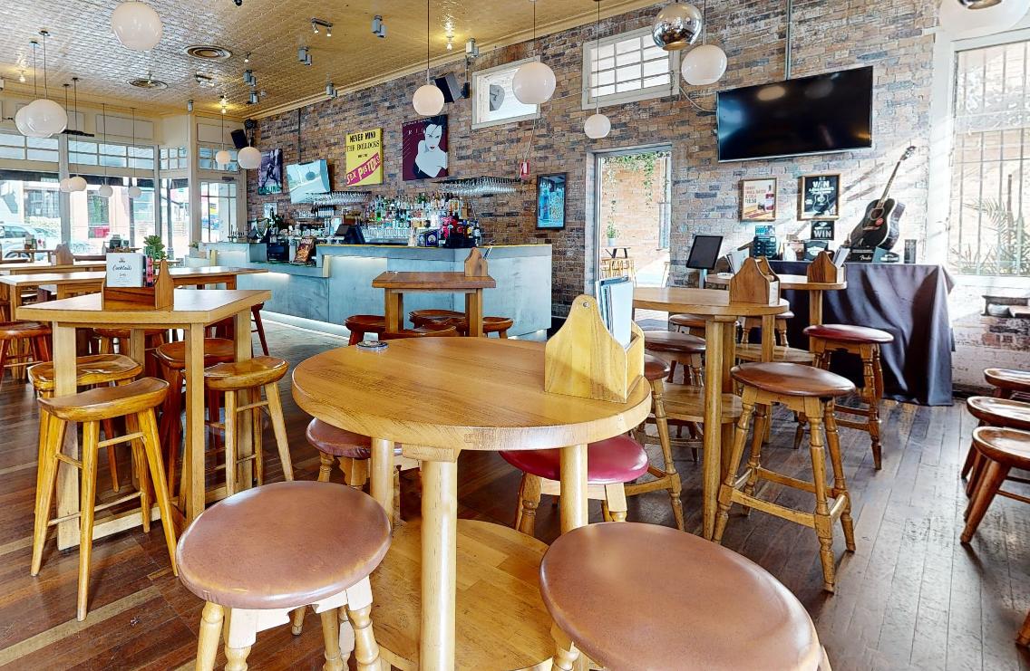 The Main Bar at Pig ‘N’ Whistle - Brunswick Street photo 5
