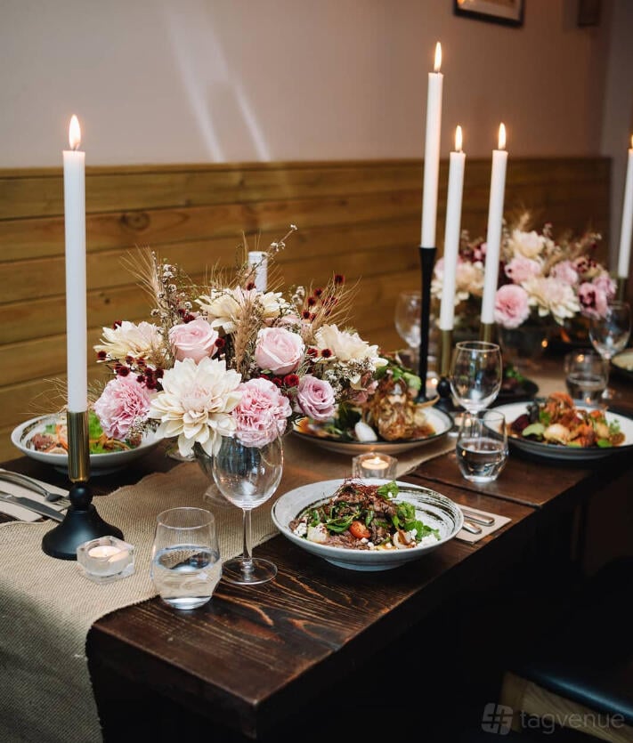 Indoor Dining at Phamous Kitchen photo 7