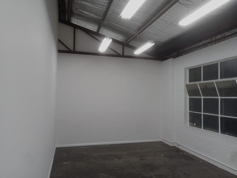 Bright open-plan studio for long term use photo 3