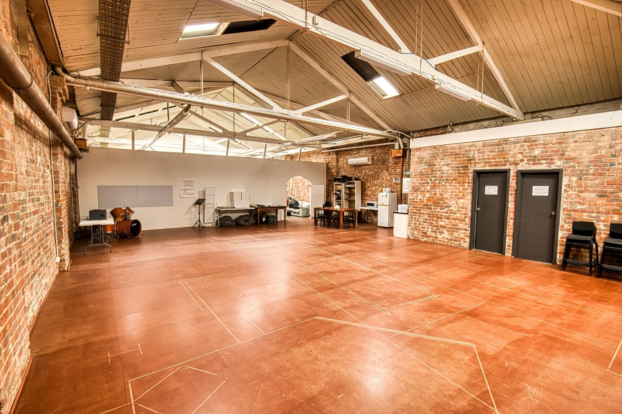 Antipodes HQ photo 3