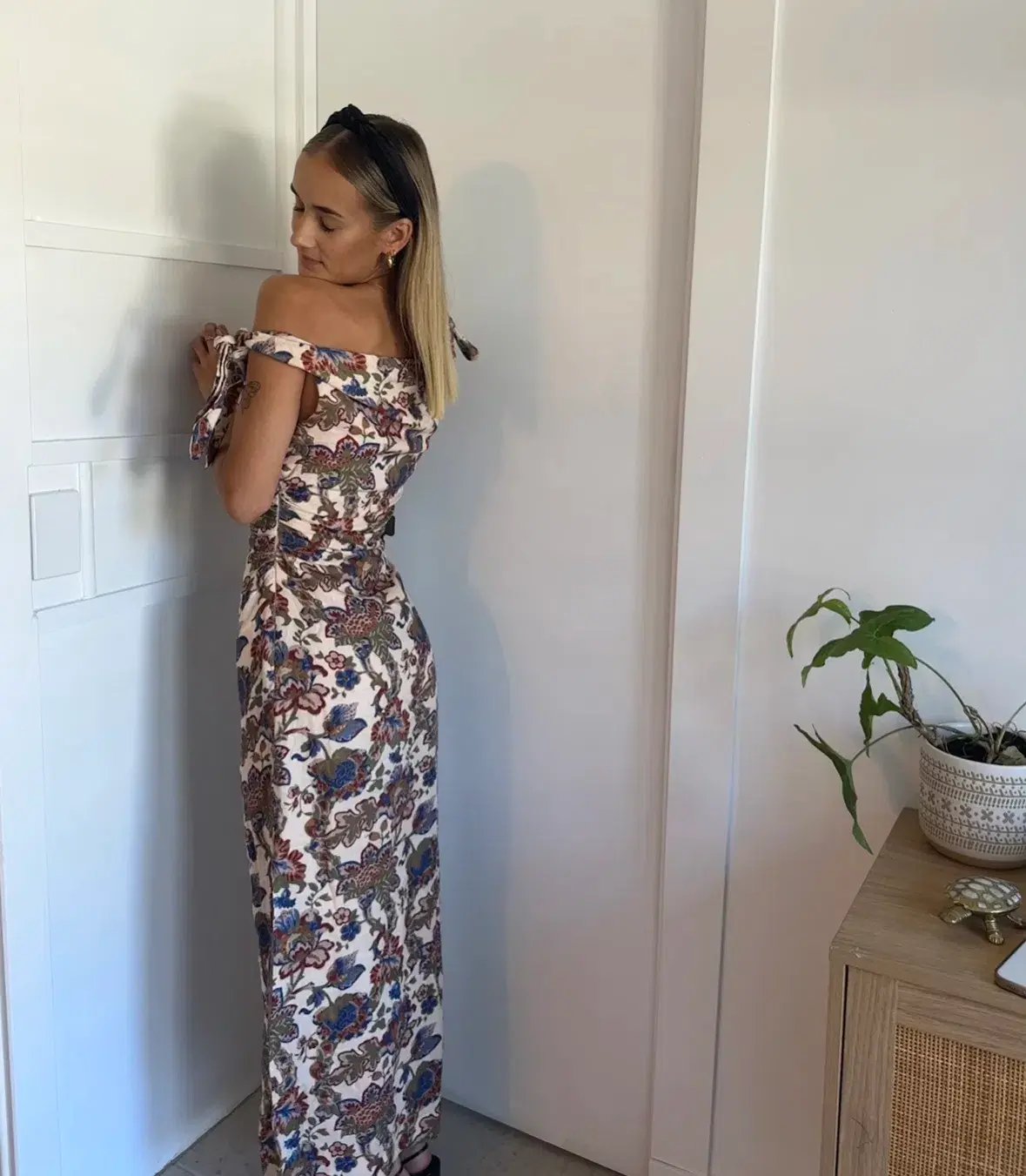 Sir the Label Bettina Off Shoulder Dress Wiltshire Floral Size 6 photo 3