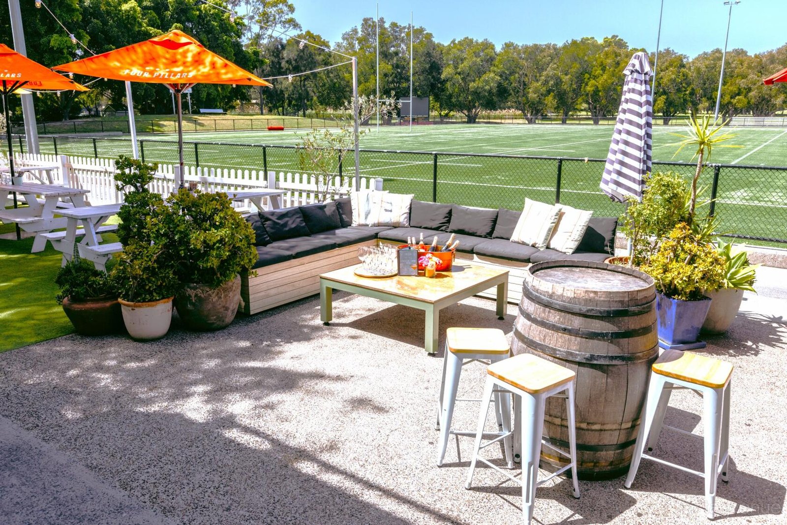 The Daybed at The Field Bar photo 5