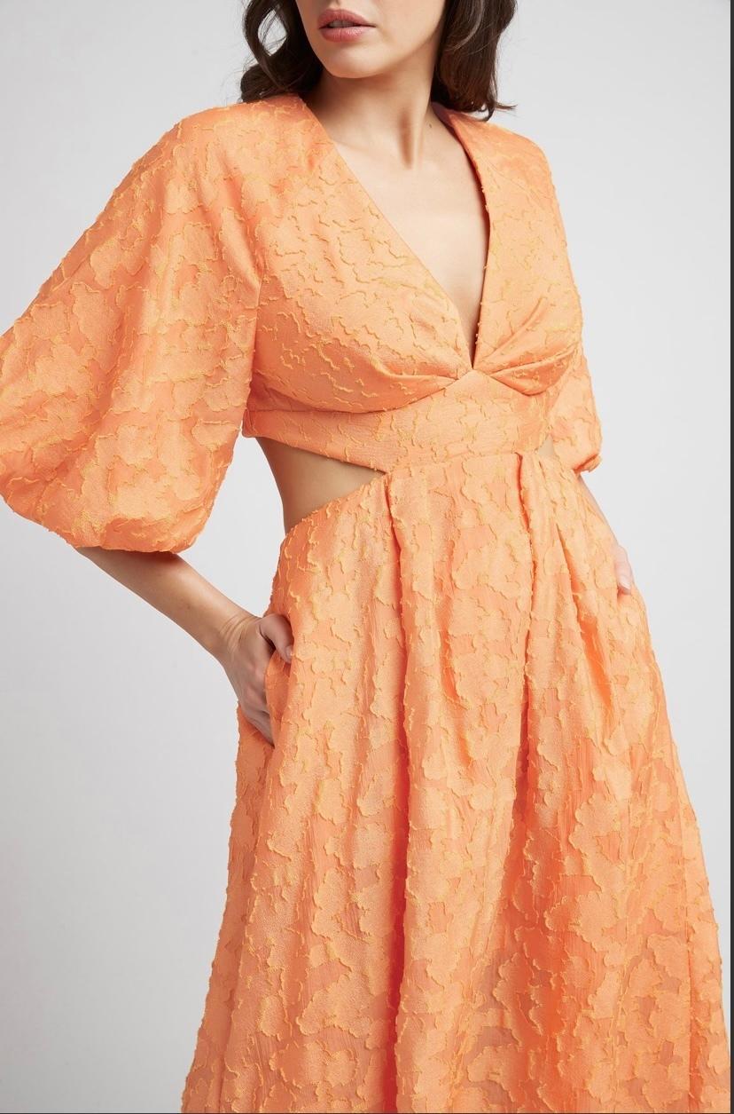 Estate dress photo 3
