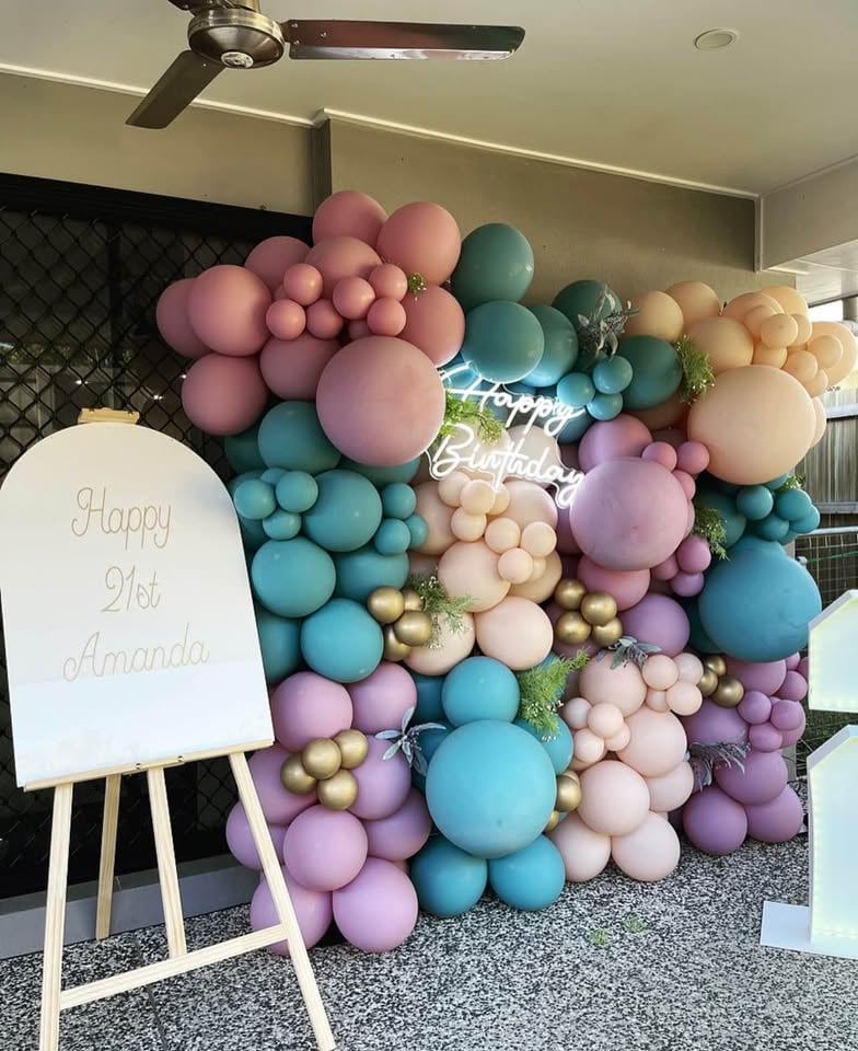Balloon garland and backdrop hire photo 8