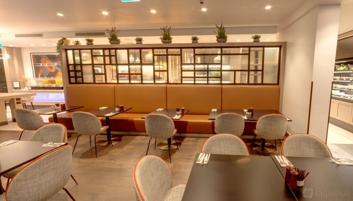 La Bella Trattoria & Bar at Crowne Plaza Sydney Darling Harbour photo 8