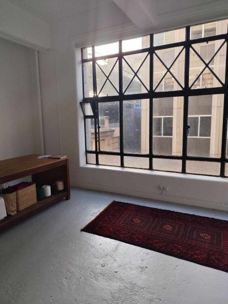 Entire Room in Nicholas Building photo 2