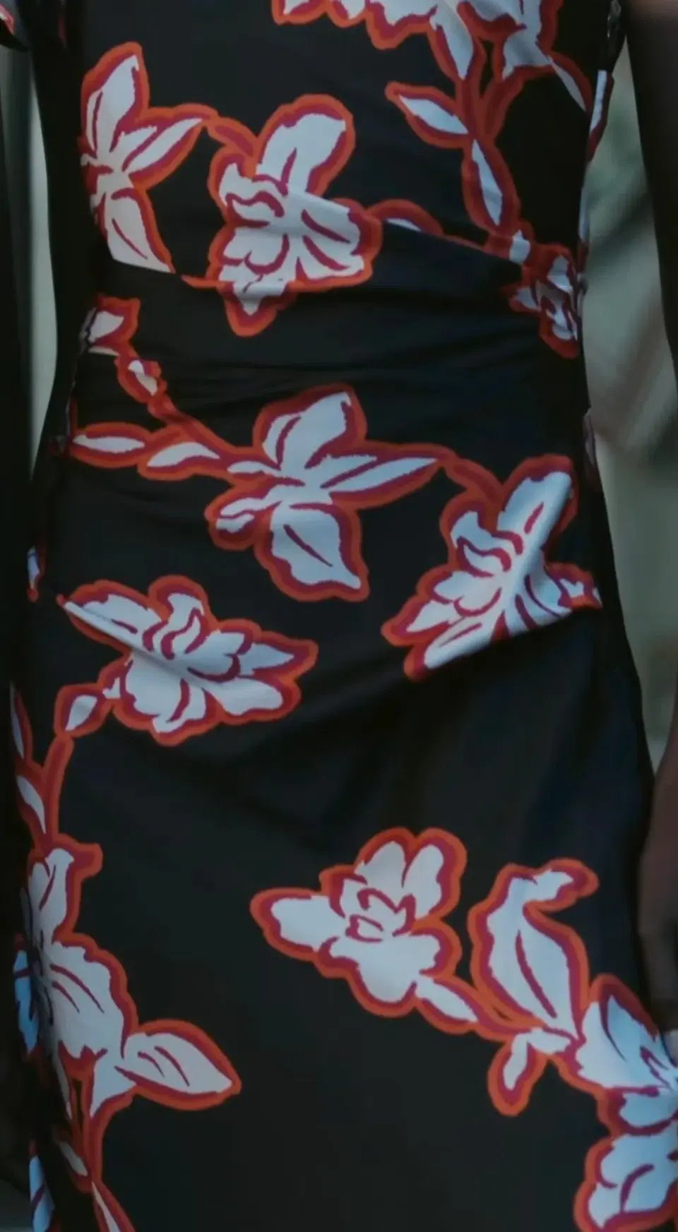 Cue Illustrated Satin Midi Dress Floral Size AU 16 photo 4