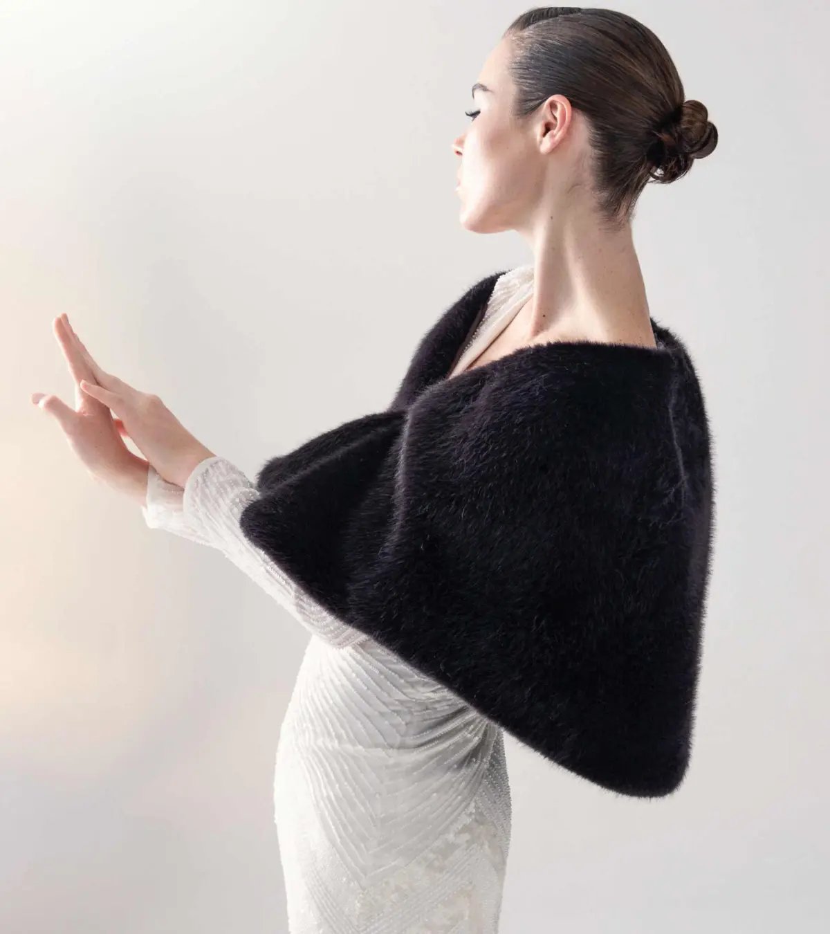 Unreal Fur Yasmine Wrap Black OS photo 3