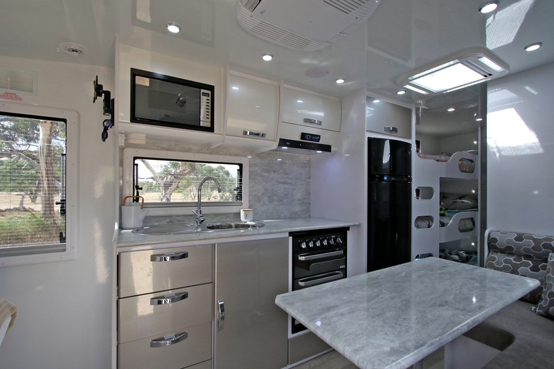 Ms Mooloolaba Family Van - Modern Family Van, shower & toilet, very light & easy self-tow photo 3
