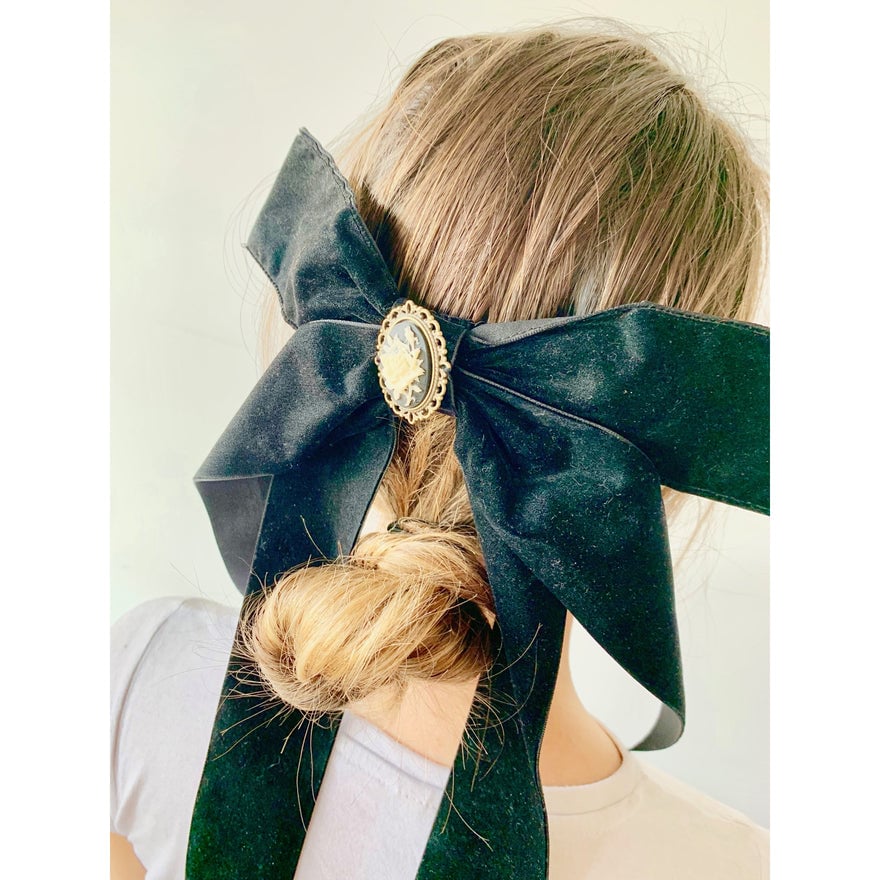 Jill & Jack Limited Edition Rose Bow photo 4