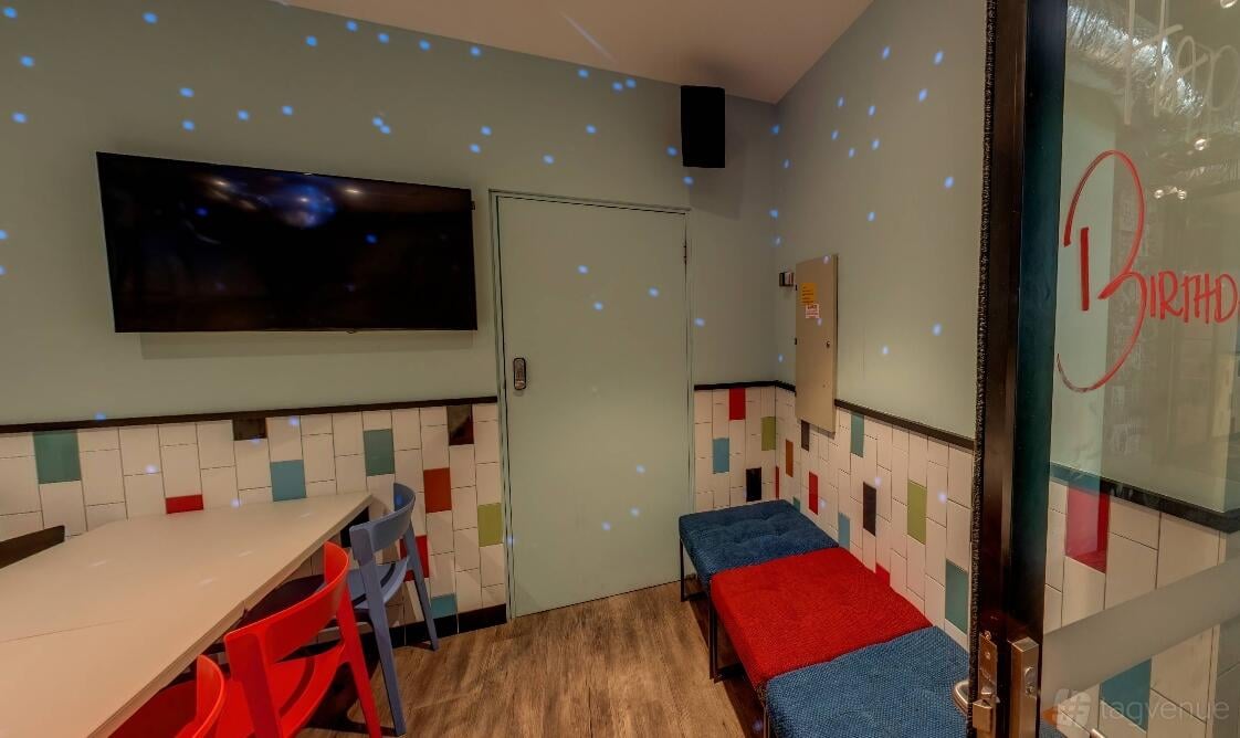 Karaoke Room 3 at Holey Moley Alexandria photo 3