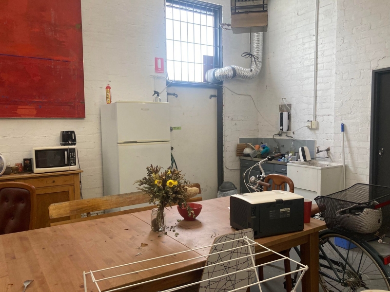 Shared artist studio space photo 3