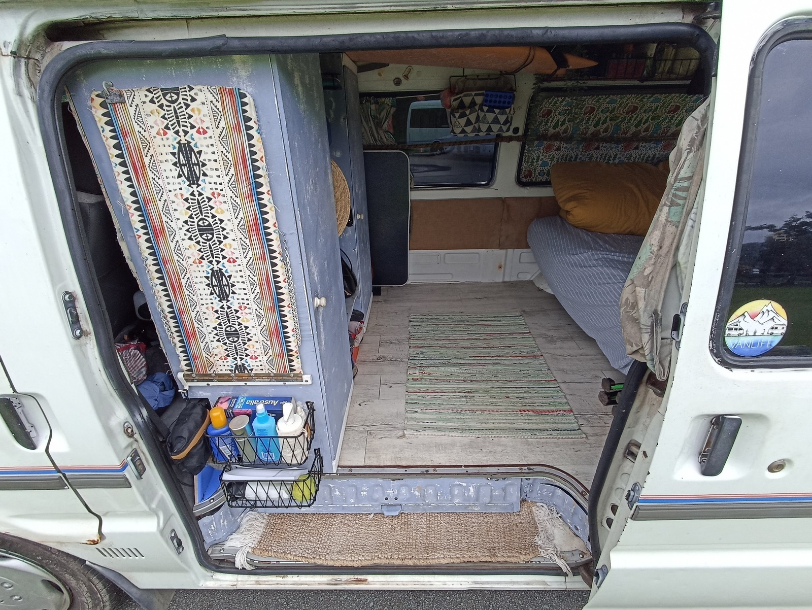 Mazda e2000i photo 7