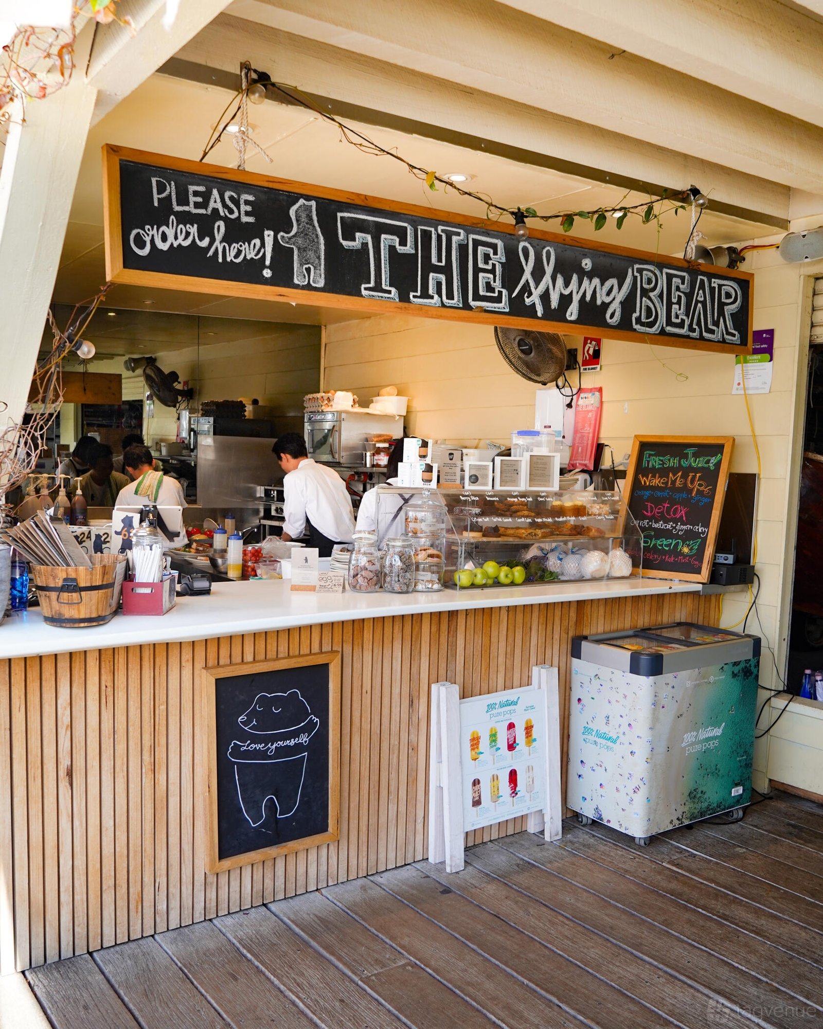 Flying Bear Deck at Foys Kirribilli photo 5