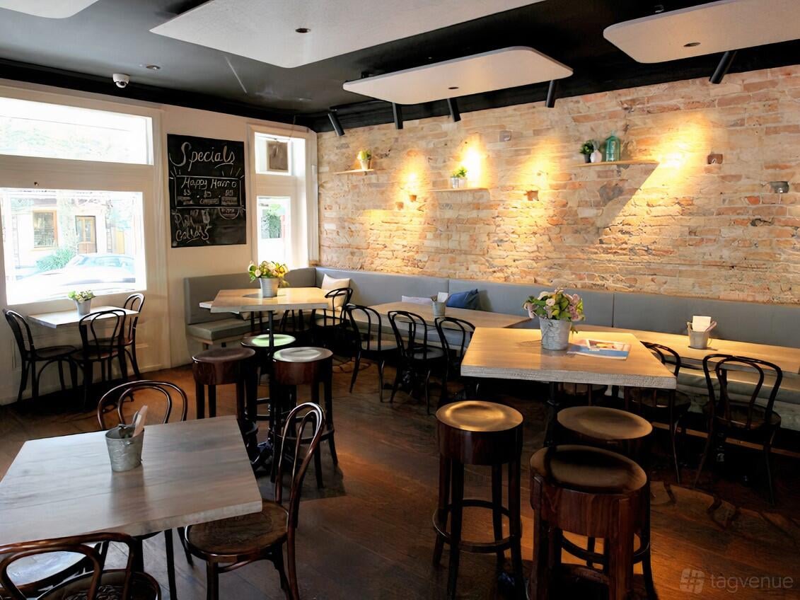 Main Bar at Phoenix Hotel photo 6