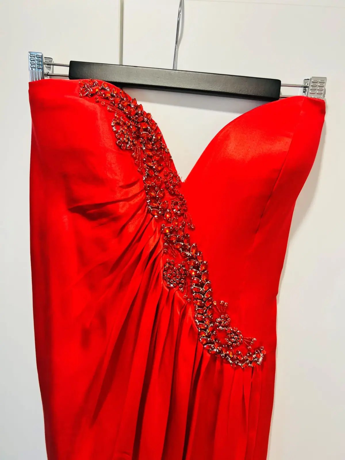 Tarvydas Platinum Jewel Encrusted Flowing Formal Dress Red Size 12 photo 2