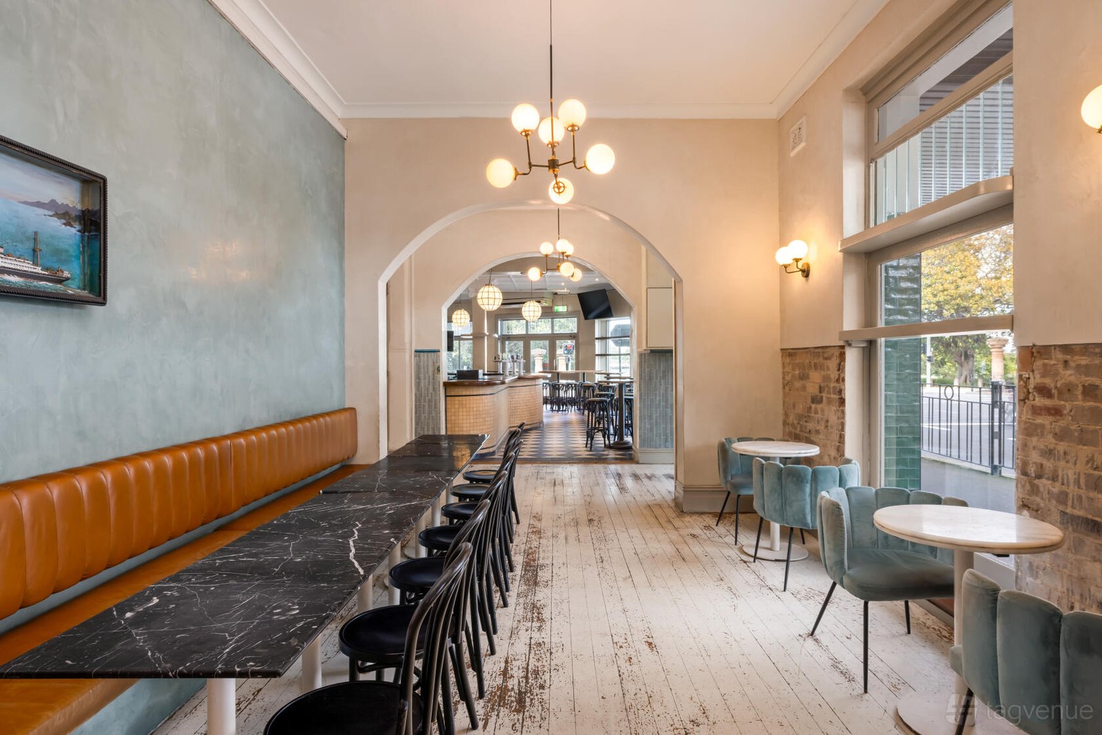 Dining Room at Captain Cook Hotel Paddington photo 3