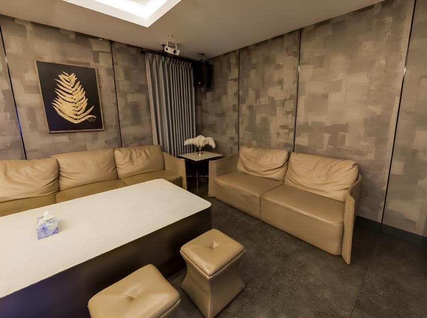 Large Room at Game Republic Karaoke Entertainment Centre photo 4