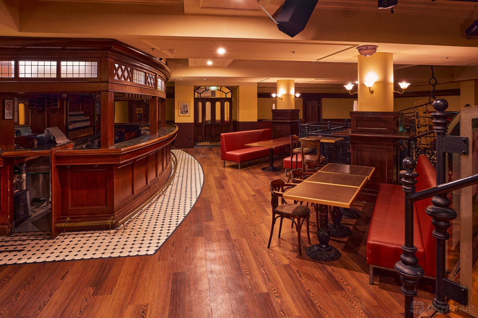 AV8 Bar at Stamford Plaza Sydney Airport Hotel photo 6