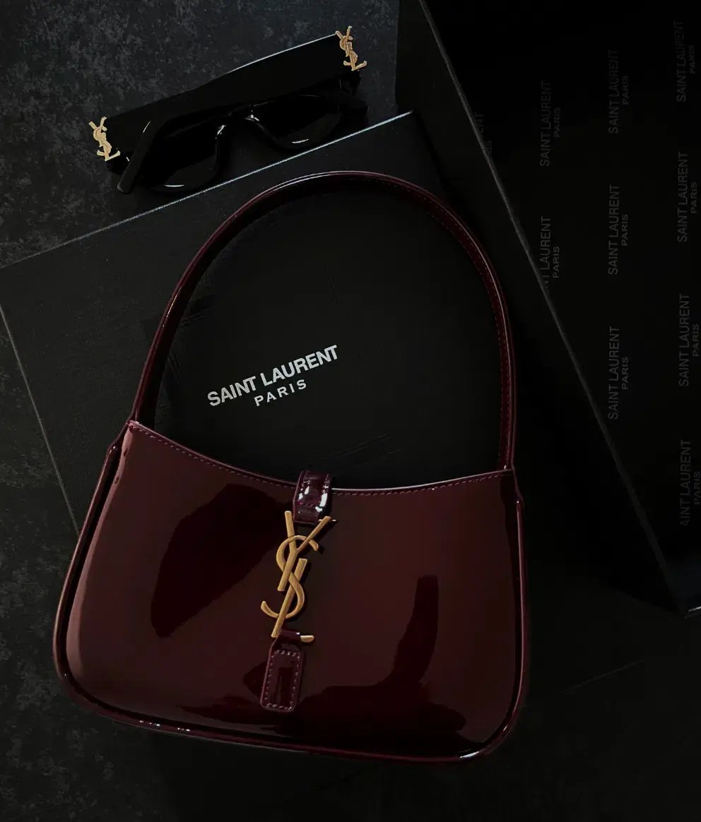 Saint Laurent Red Mini Le 5 À 7 photo 4