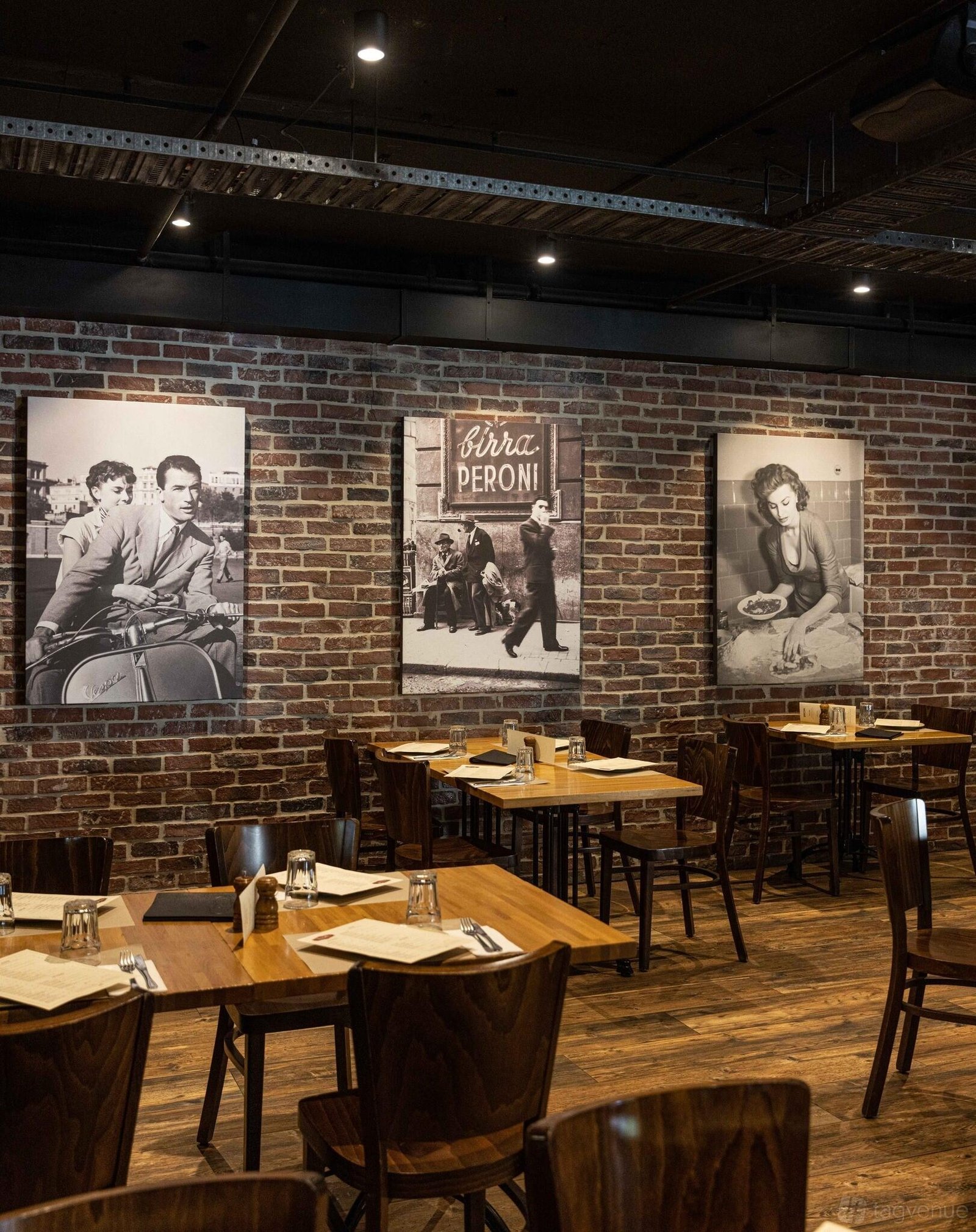 Whole Space at Moretti Ristorante Pizzeria photo 14