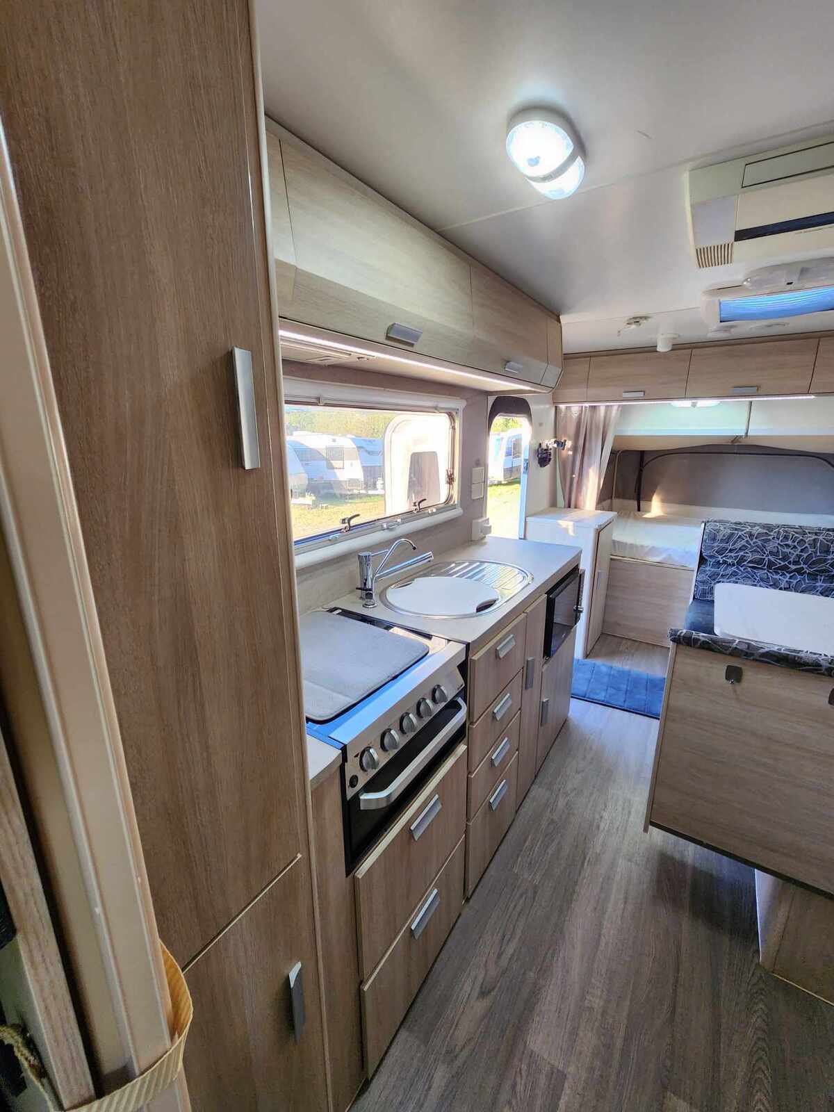 Jayco Expanda -Sleeps 6 photo 7