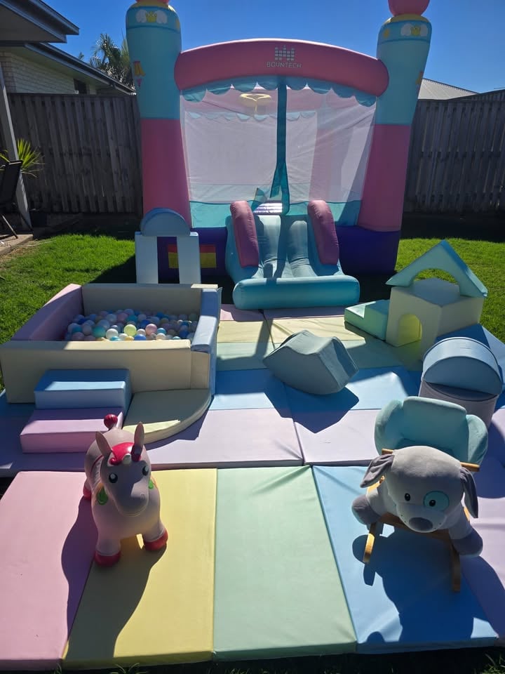 Hire Pastel softplay with jumping castle photo 5