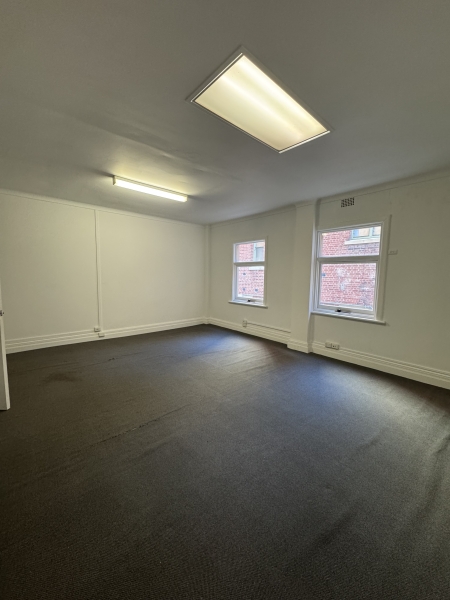 Warehouse Style Large Open Plan Studio or Office photo 2