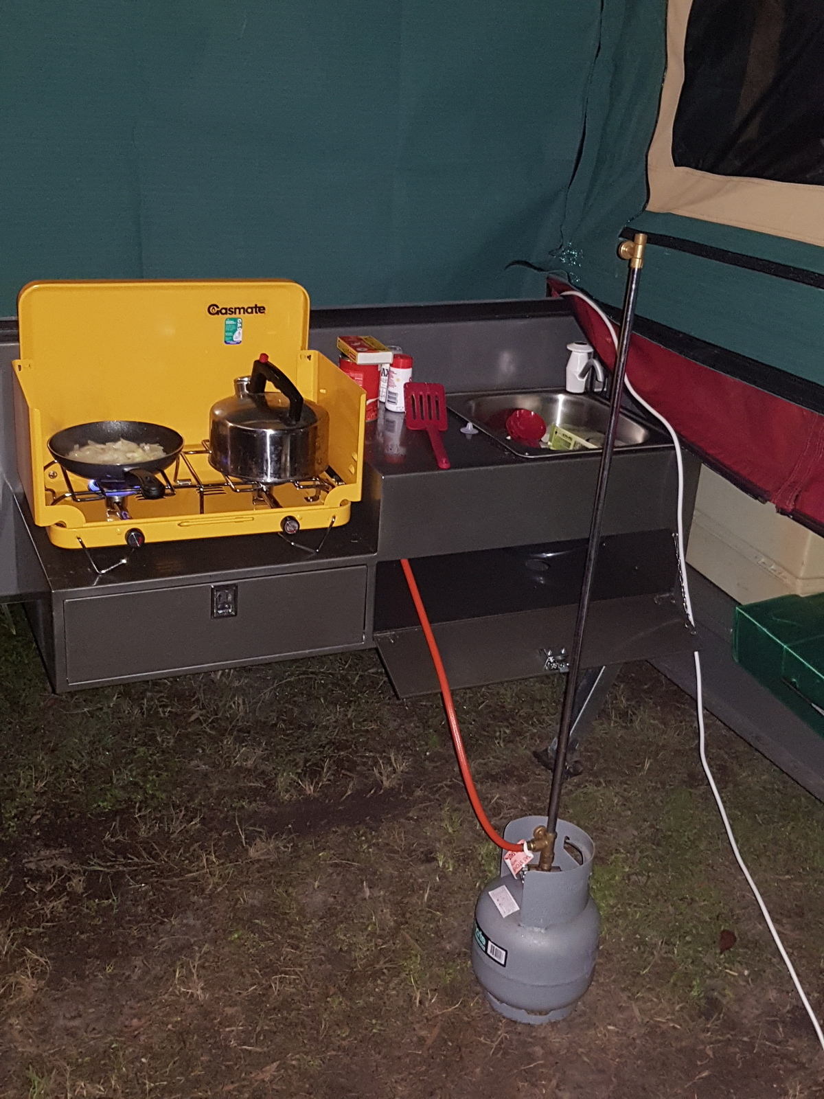 MDC 6 people camper trailer photo 4