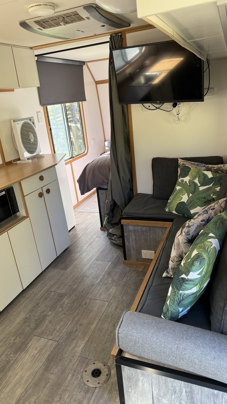 Hire 'Joie' for a relaxing Caravan experience photo 17