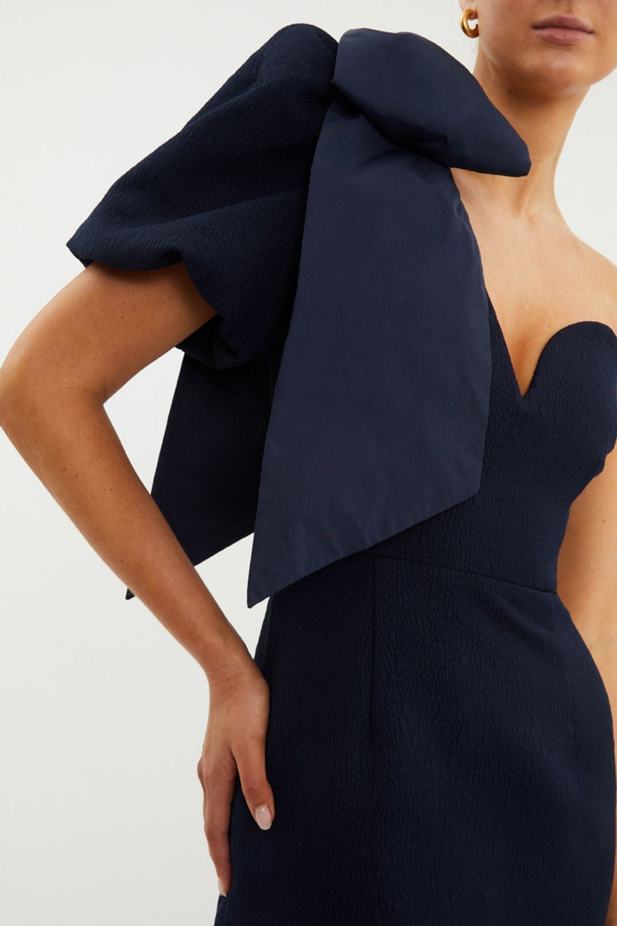 Bon Ami Puff Sleeve Midi in Navy Blue photo 3