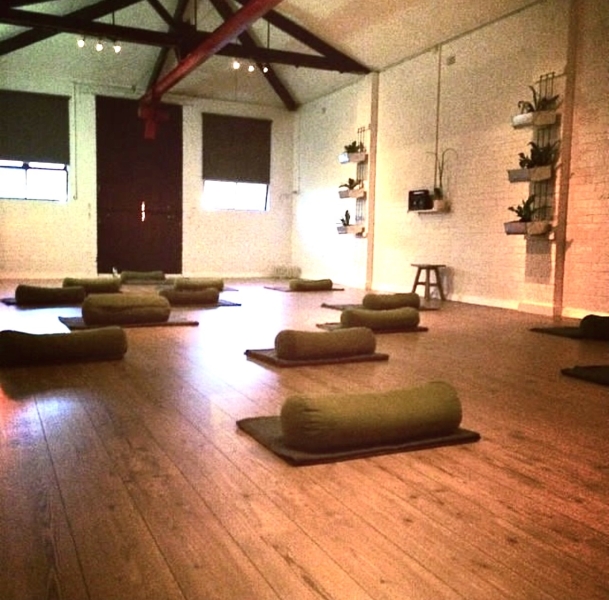 Light filled large studio in St Kilda photo 3