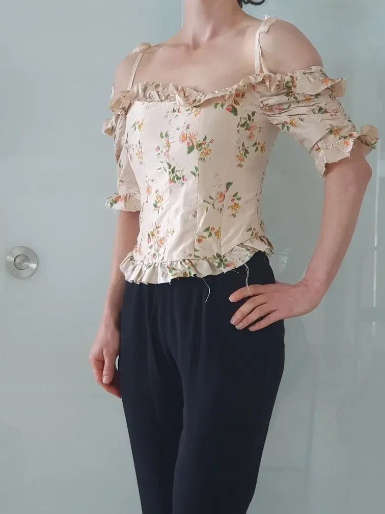 Brock Collection Tao Top Floral Size 6 photo 4