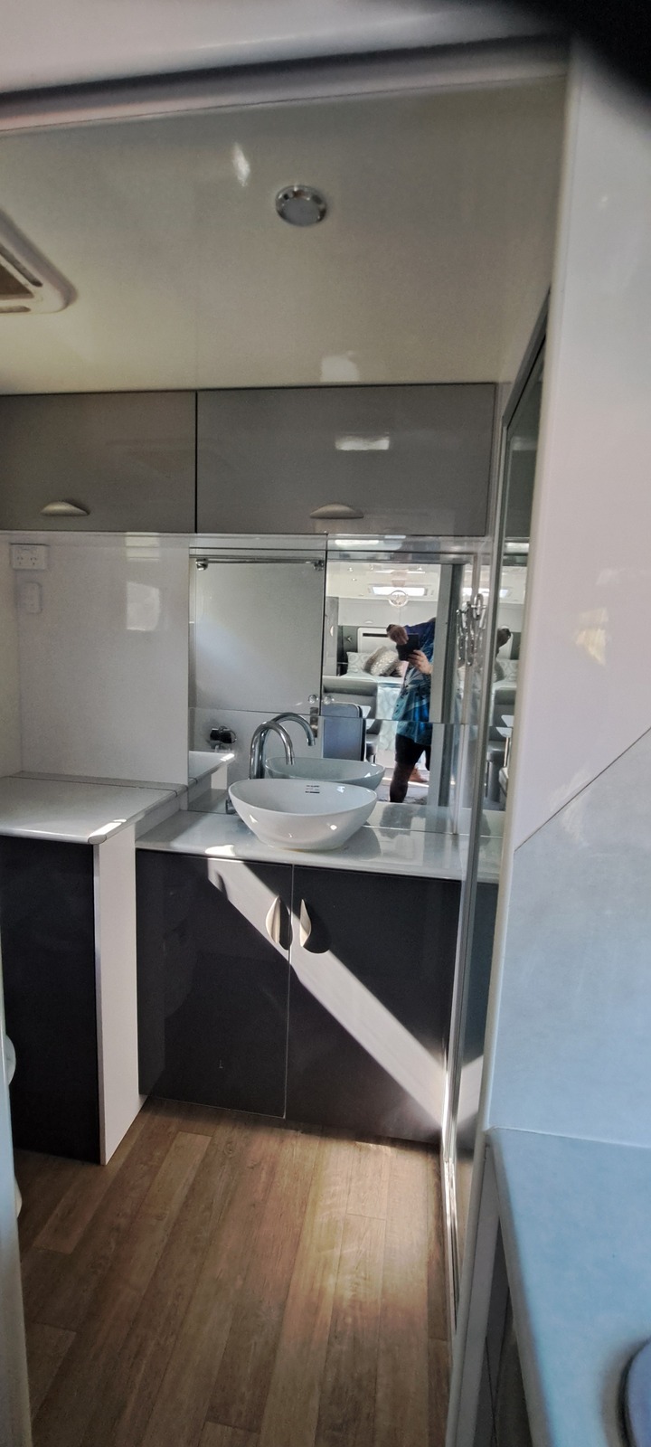 Your Dream Adventure Awaits. RDC206 20′ 6″ Discoverer – Ensuite, Air-Con, Solar & Reversing Cam photo 12