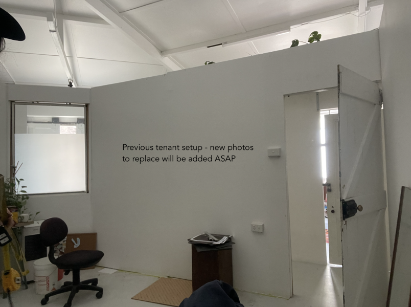 Private studio (equipped as a sewing space) photo 2