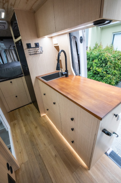 CICCIO - Equipped Van w/ Ensuite photo 12
