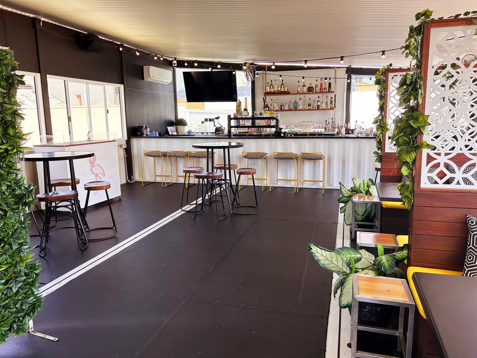 Breeze Bar at Summa House photo 12