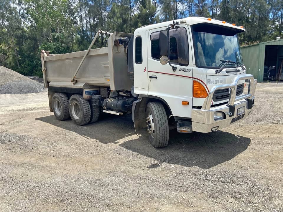 Tippers for hire photo 2
