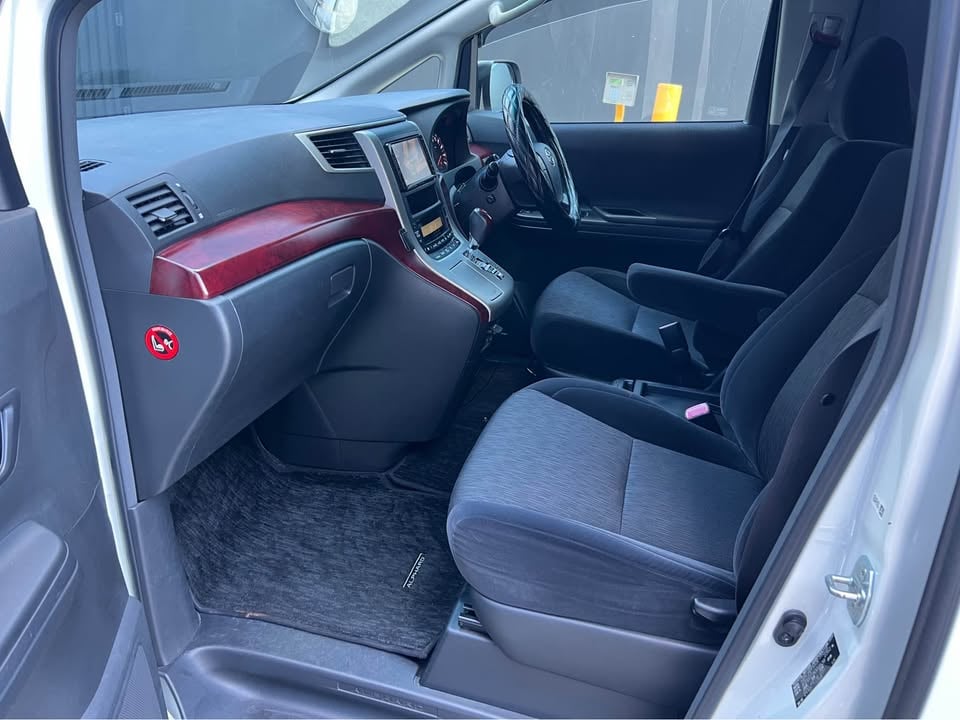 2012 Toyota Alphard for Hire photo 5