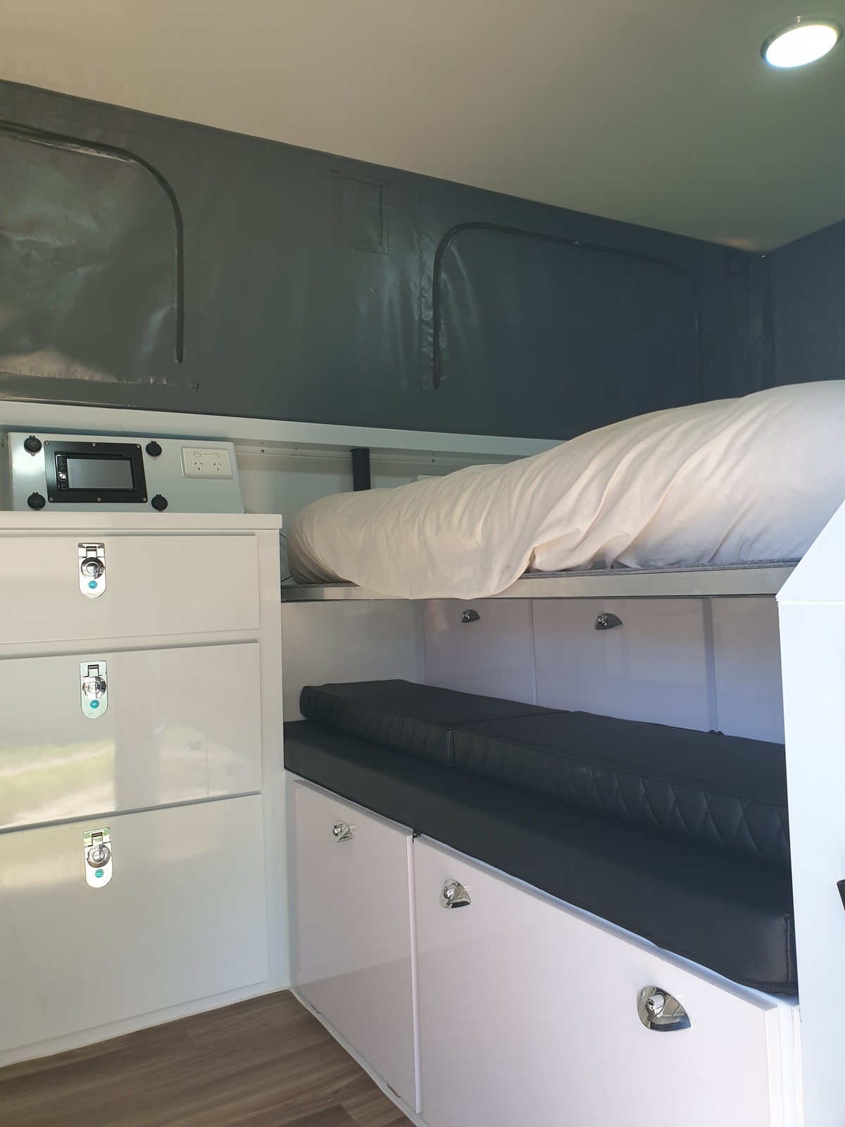 Family Camper, Hybrid Pop Top photo 9