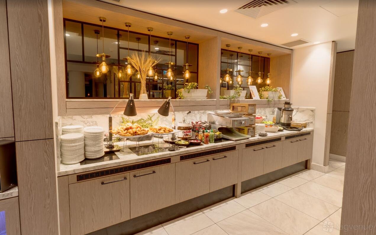 La Bella Trattoria & Bar at Crowne Plaza Sydney Darling Harbour photo 7
