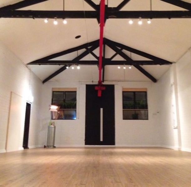 Light filled large studio in St Kilda photo 5